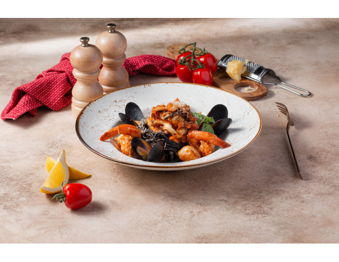 Черные спагетти  с морепродуктами 320г